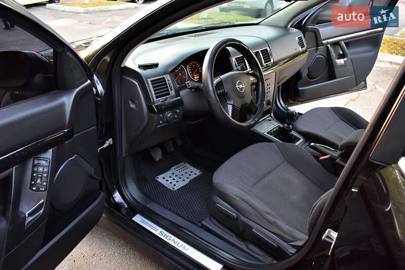 Хэтчбек Opel Signum 2003 в Киеве