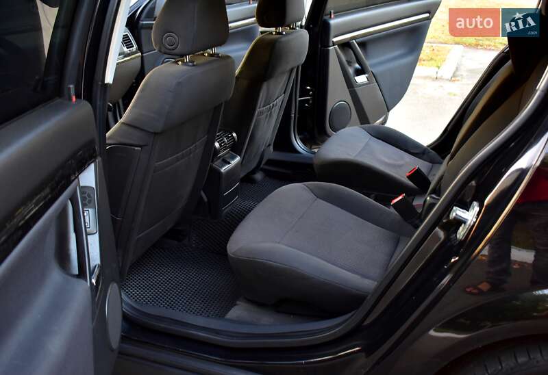 Хэтчбек Opel Signum 2003 в Киеве