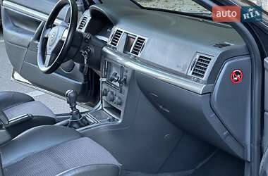 Хэтчбек Opel Signum 2003 в 