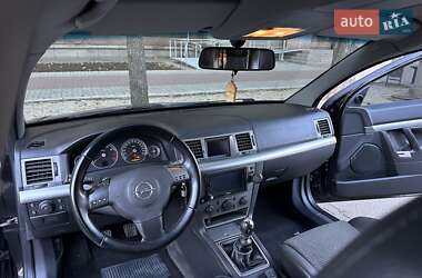Хэтчбек Opel Signum 2003 в 