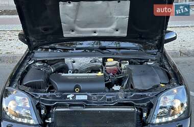 Хэтчбек Opel Signum 2003 в 