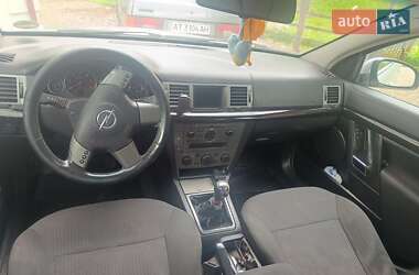 Хэтчбек Opel Signum 2004 в 