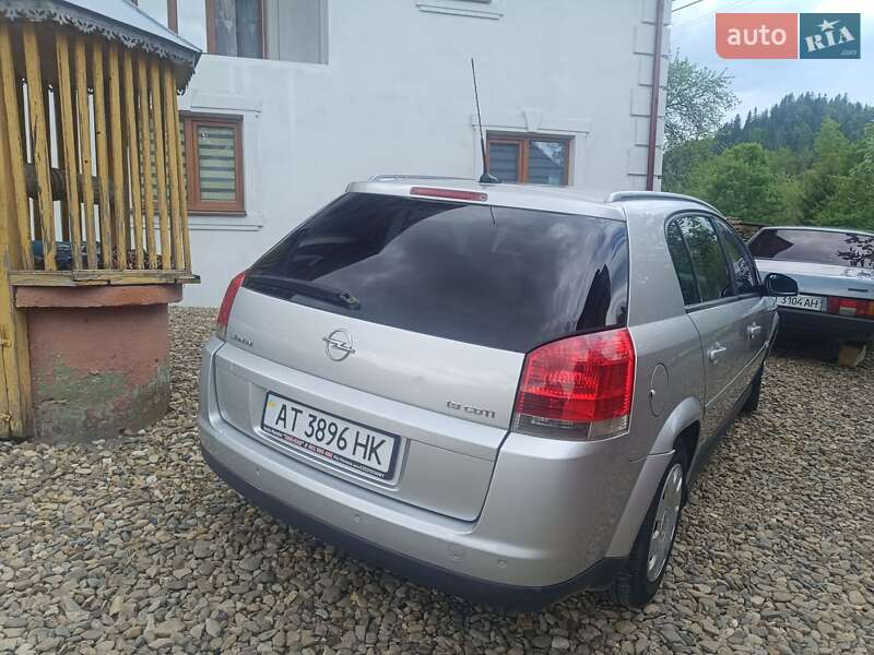 Хетчбек Opel Signum 2004 в Косові