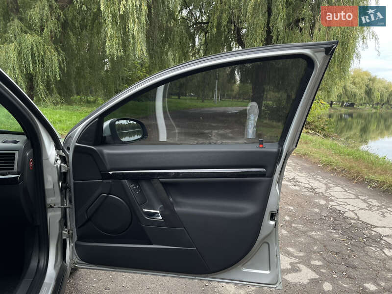 Хэтчбек Opel Signum 2003 в Ровно