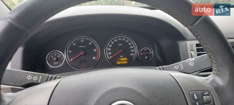 Хэтчбек Opel Signum 2005 в Киеве
