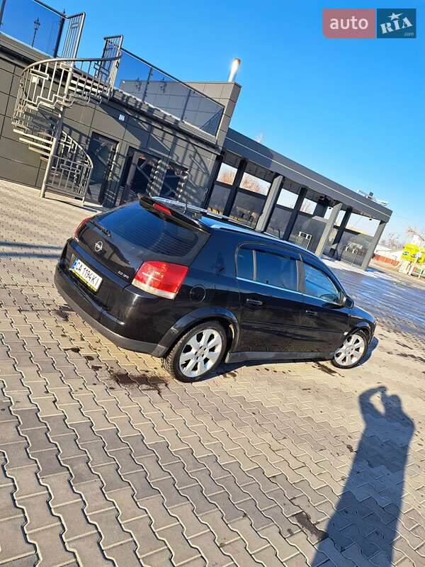 Хэтчбек Opel Signum 2003 в Звенигородке