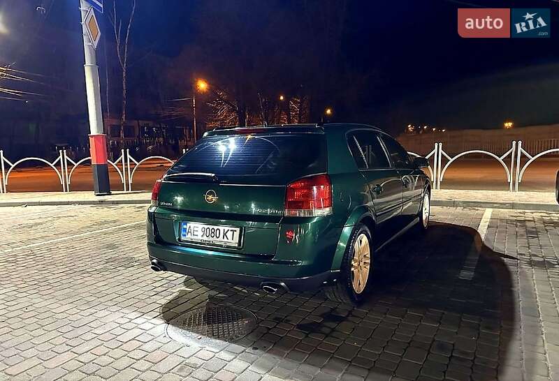 Хетчбек Opel Signum 2004 в Трускавці