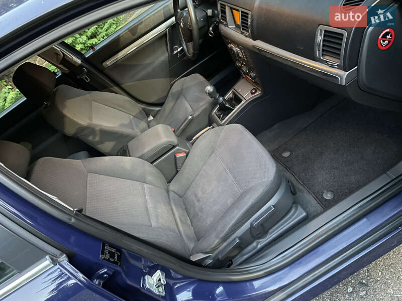 Хэтчбек Opel Signum 2006 в Обухове