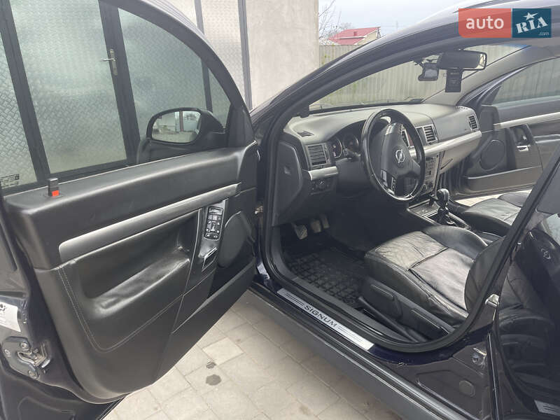 Хетчбек Opel Signum 2003 в Городенці