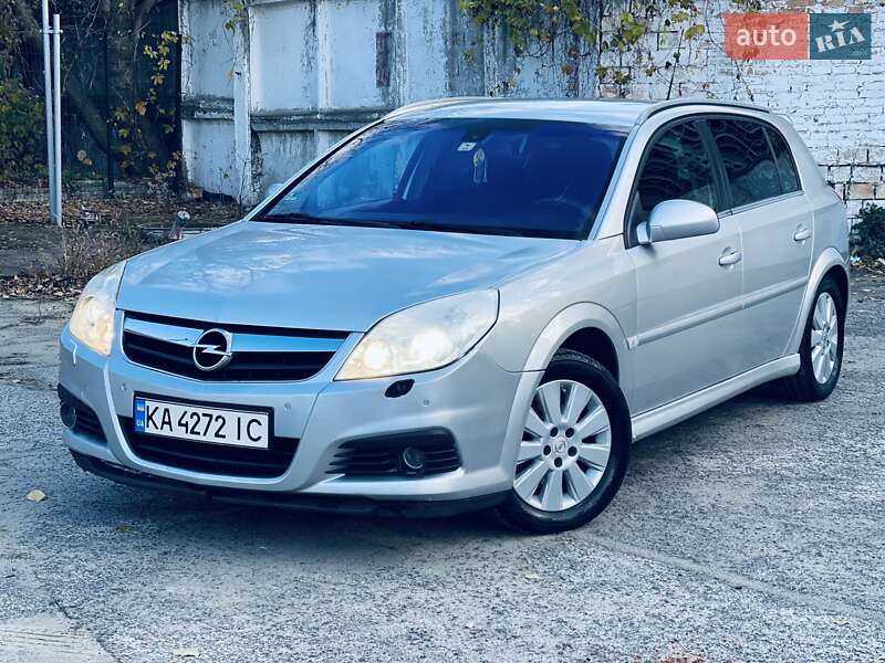 Хэтчбек Opel Signum 2006 в Киеве