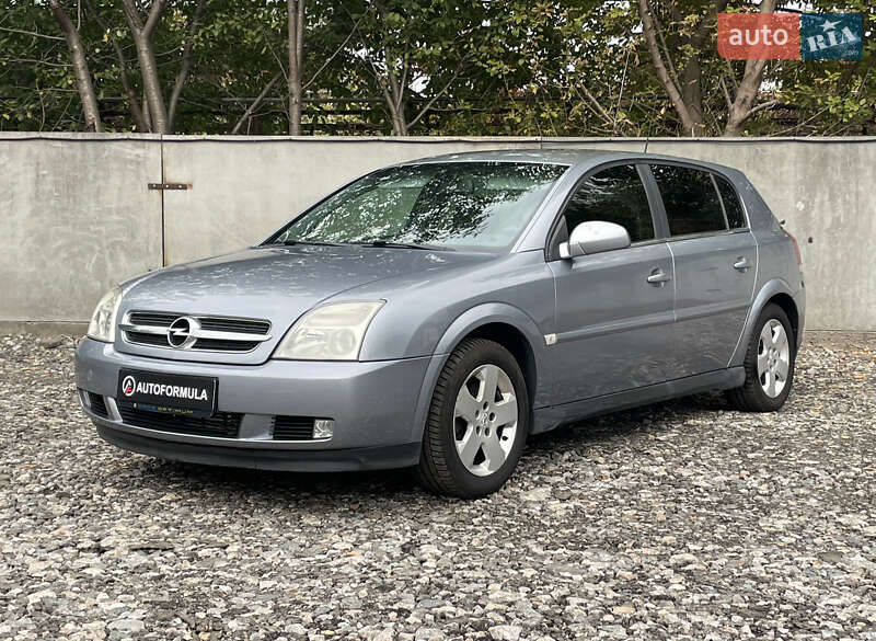 Хэтчбек Opel Signum 2004 в Киеве