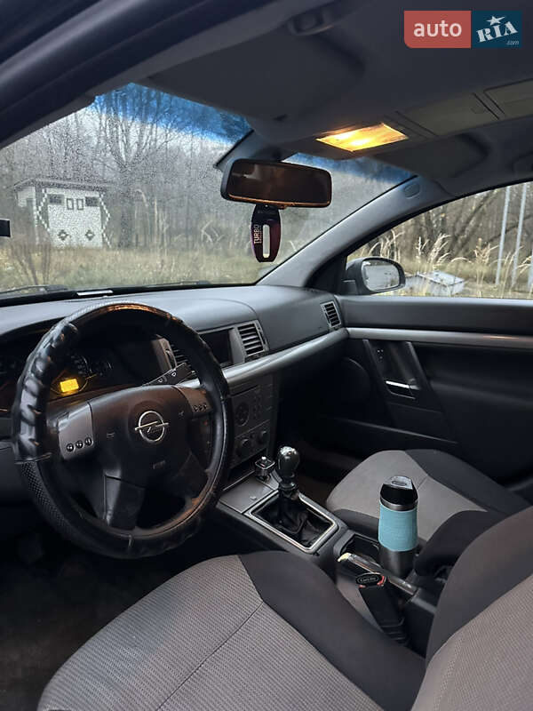 Хэтчбек Opel Signum 2003 в Славуте фото 5 Хэтчбек Opel Signum 2003 в Славуте