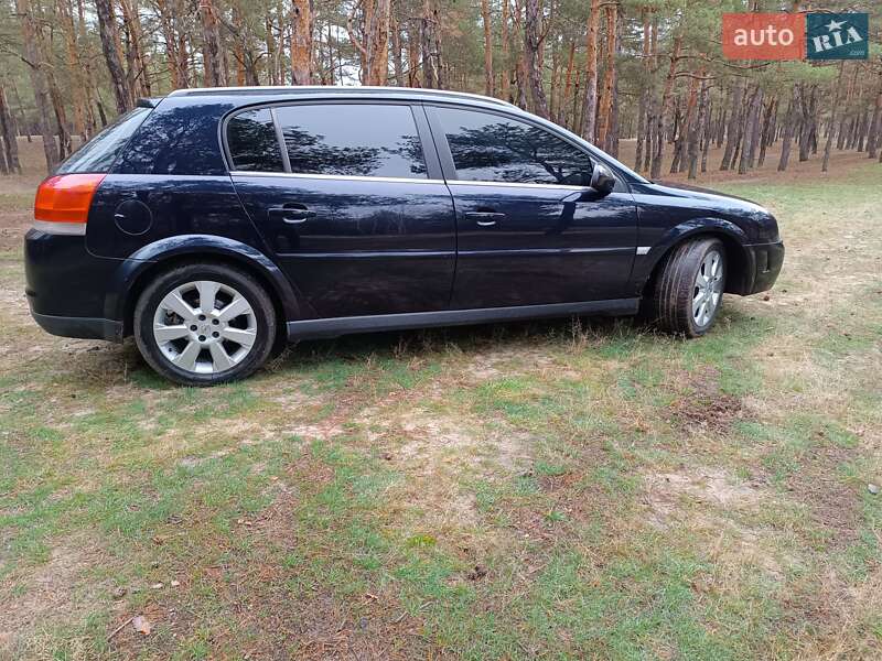Хетчбек Opel Signum 2003 в Павлограді