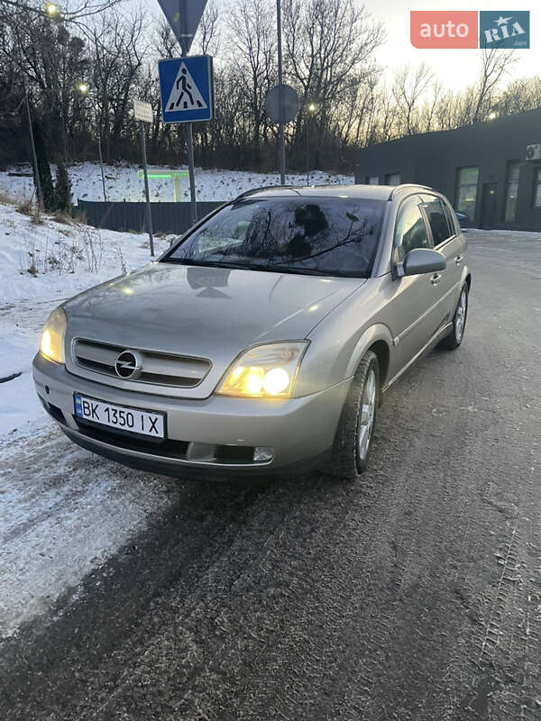 Хэтчбек Opel Signum 2003 в Ровно