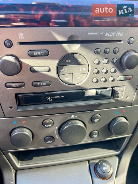 Хэтчбек Opel Signum 2004 в Киеве