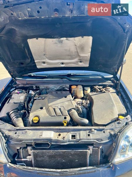 Хэтчбек Opel Signum 2004 в Киеве