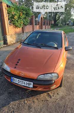 Купе Opel Tigra 1995 в Чутове