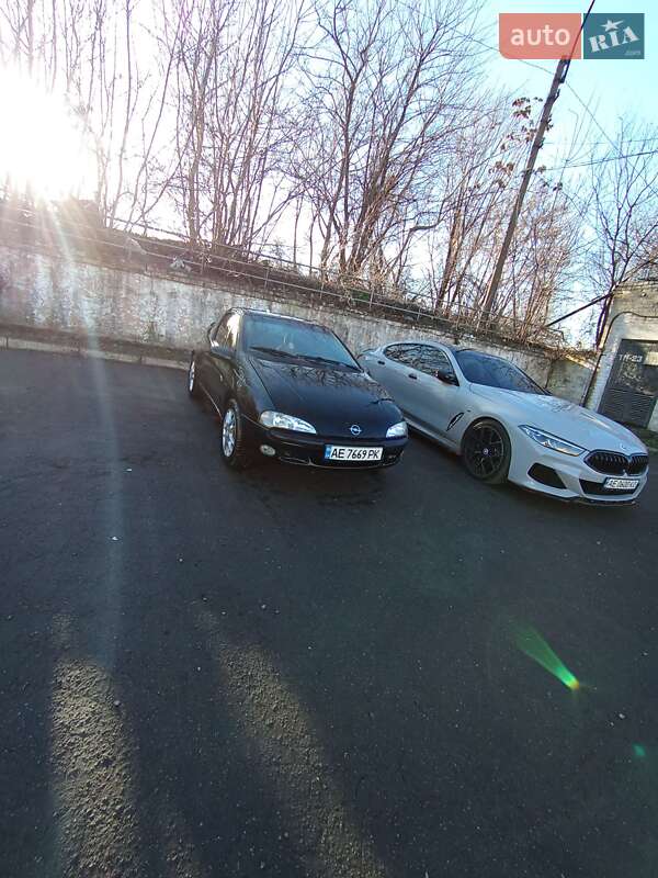 Купе Opel Tigra 1998 в Каменском