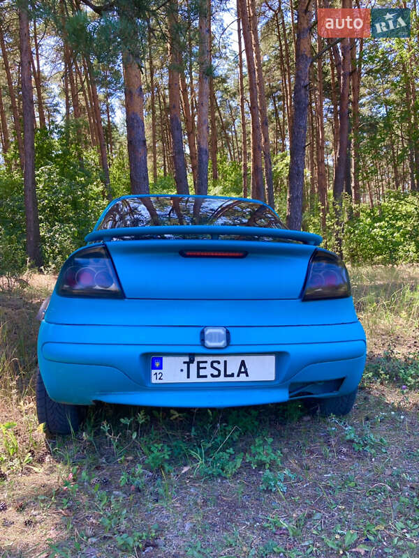 Купе Opel Tigra 1999 в Гайвороні