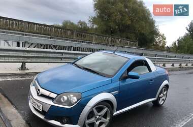 Кабриолет Opel Tigra 2004 в 