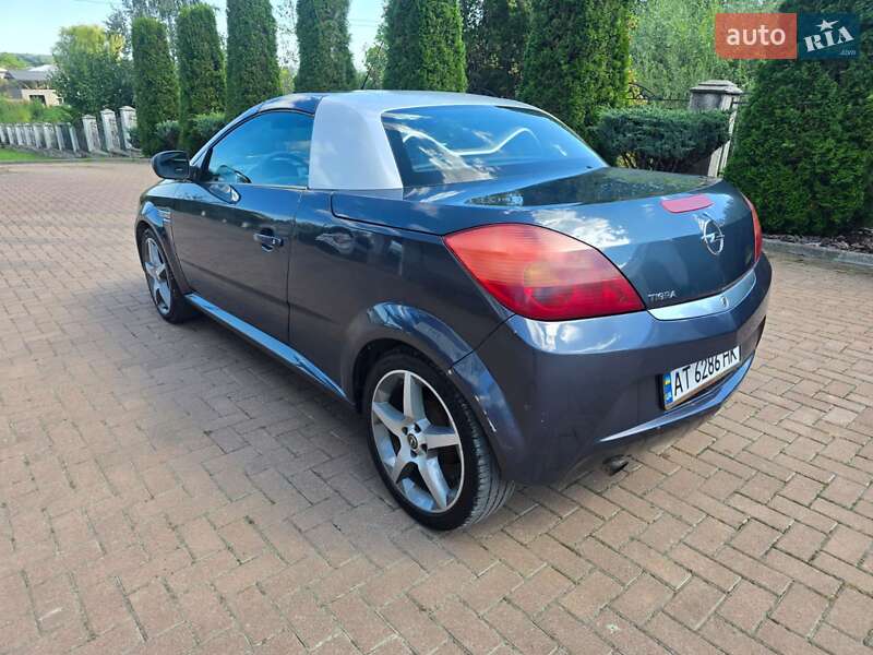 Кабриолет Opel Tigra 2006 в Косове