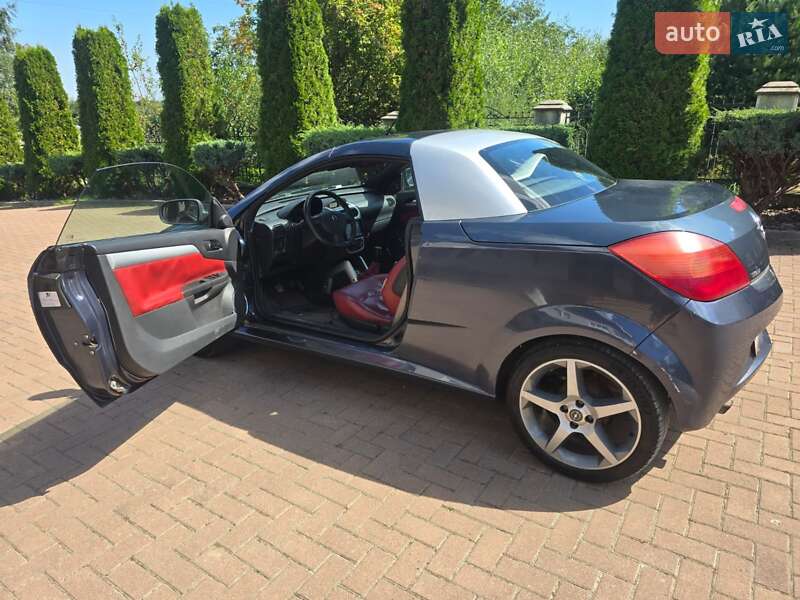 Кабриолет Opel Tigra 2006 в Косове