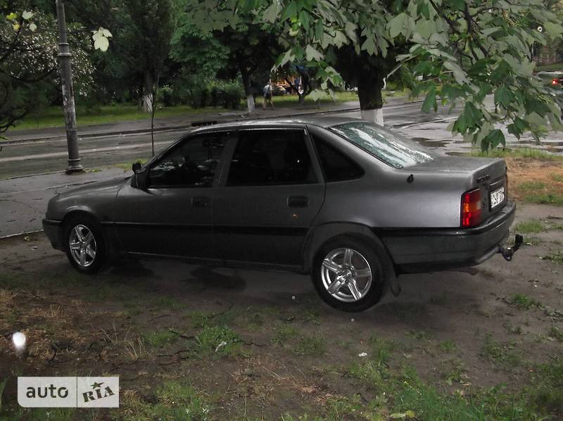 Седан Opel Vectra 1989 в Киеве