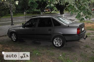 Седан Opel Vectra 1989 в Киеве