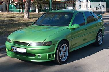 Хэтчбек Opel Vectra 1996 в 