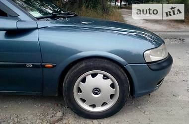 Хэтчбек Opel Vectra 1998 в Краматорске