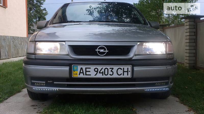 Седан Opel Vectra 1995 в Ивано-Франковске