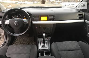 Хэтчбек Opel Vectra 2003 в Иршаве