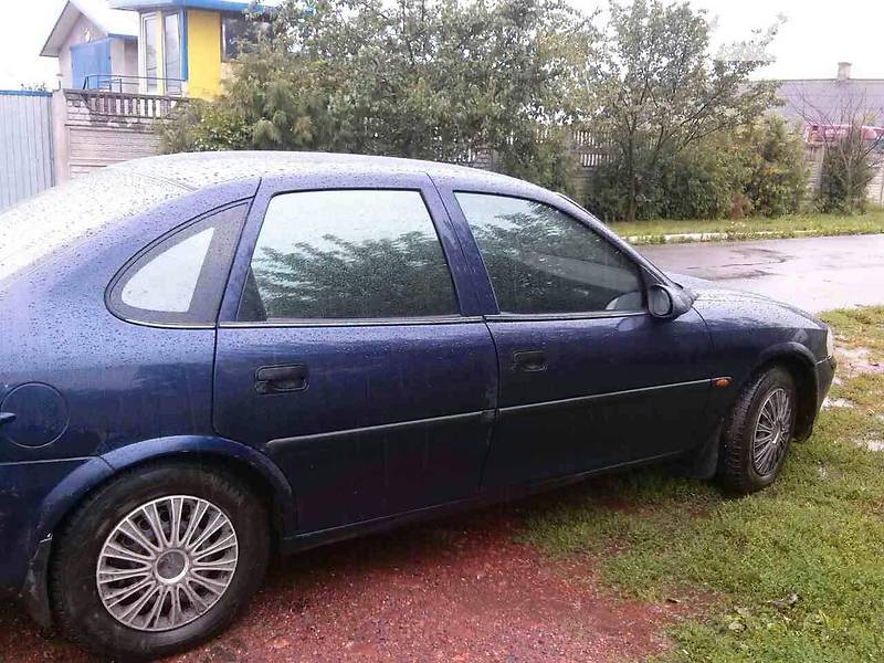 Седан Opel Vectra 1998 в Сокалі