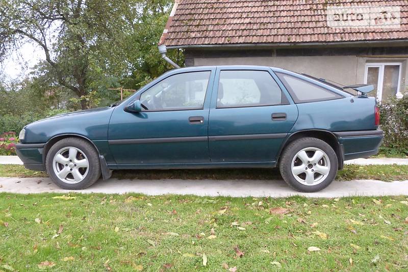 Хэтчбек Opel Vectra 1993 в Новом Роздоле