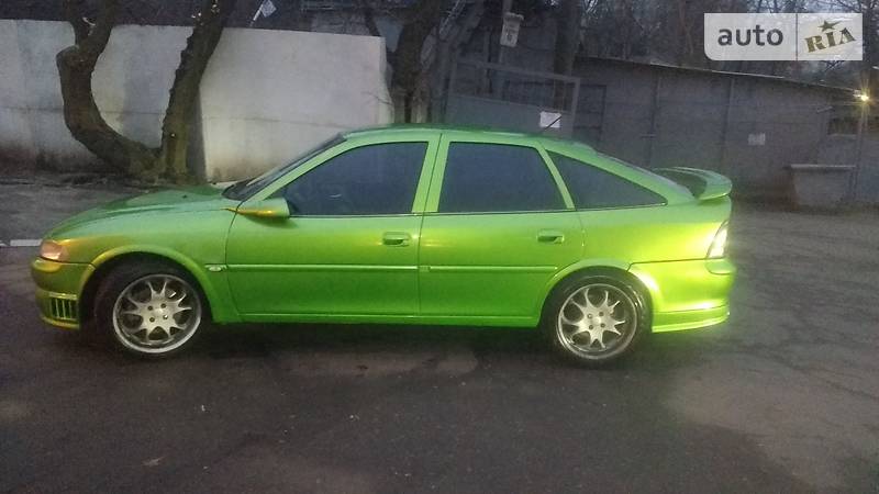 Хэтчбек Opel Vectra 1996 в Киеве