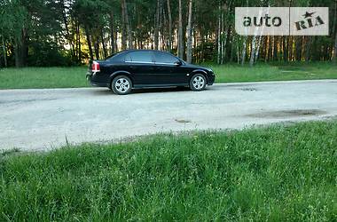 Седан Opel Vectra 2004 в Ромнах