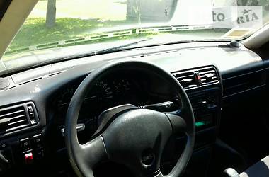 Седан Opel Vectra 1990 в 