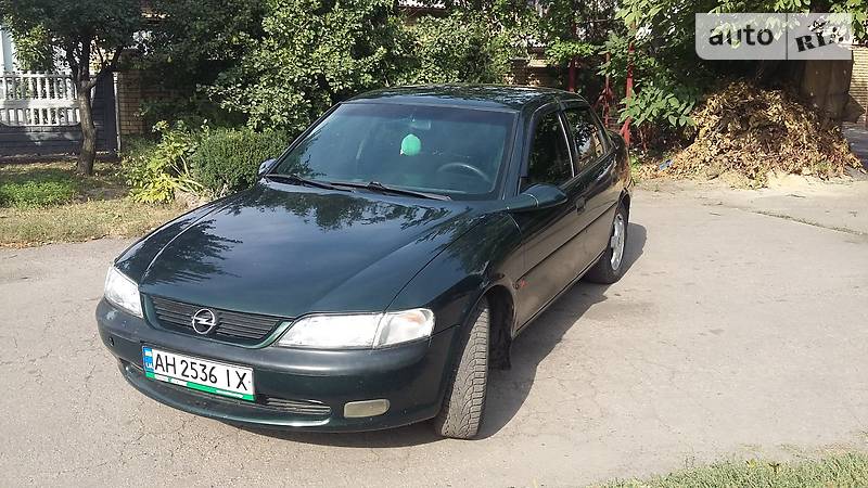 Седан Opel Vectra 1998 в Донецке