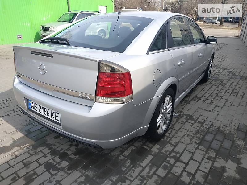Ліфтбек Opel Vectra 2004 в Дніпрі