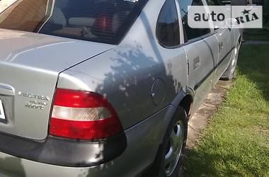 Седан Opel Vectra 1998 в Черкассах