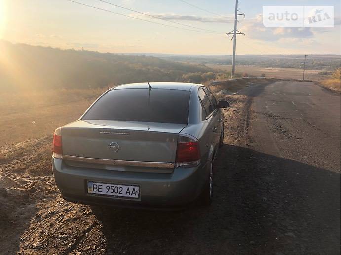 Седан Opel Vectra 2004 в Врадиевке