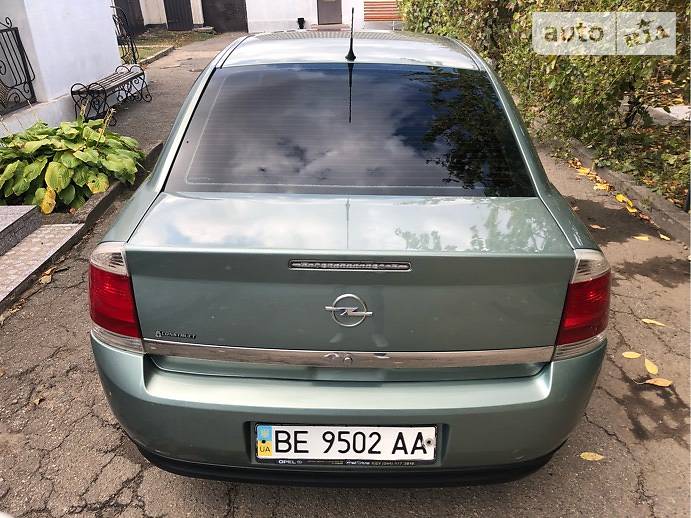 Седан Opel Vectra 2004 в Врадиевке