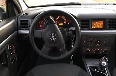 Седан Opel Vectra 2004 в Хусте