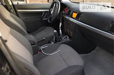 Седан Opel Vectra 2004 в Хусте