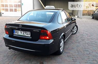 Седан Opel Vectra 2002 в Сарнах