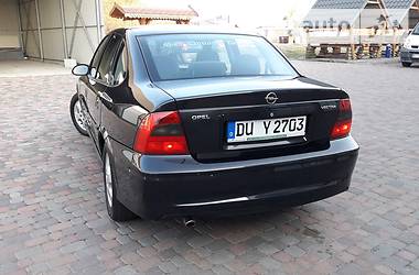 Седан Opel Vectra 2002 в Сарнах