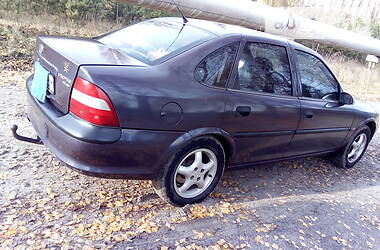 Седан Opel Vectra 1996 в Вараше