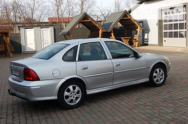 Седан Opel Vectra 2002 в Сарнах