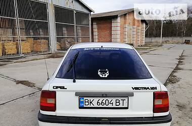 Ліфтбек Opel Vectra 1990 в Нетішині