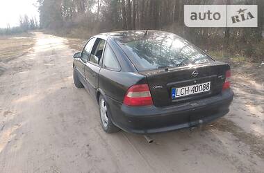 Хэтчбек Opel Vectra 1998 в Сарнах